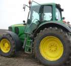 John Deere 6820