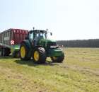 Przyczepa zbierająca Strauttmann Giga Vitesse CFS + Ciągnik Joh Deere 7530