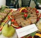 Pasztet z gesi ze suszonymi śliwkami i morelami