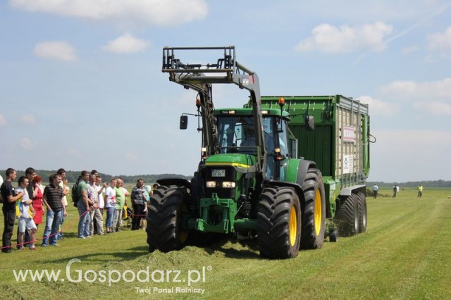 Bergmann SHUTTLE 700 S + Ciągnik John Deere 7810