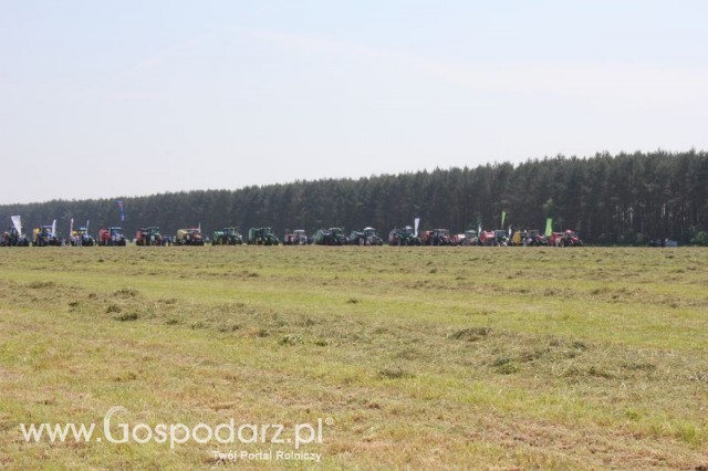 Widownia pokazu maszyn 21-22 Maj Kąkolewo