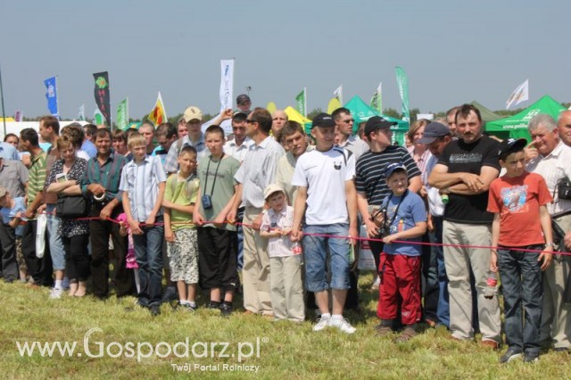Widownia pokazu maszyn 21-22 Maj Kąkolewo