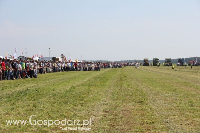 Widownia pokazu maszyn 21-22 Maj Kąkolewo