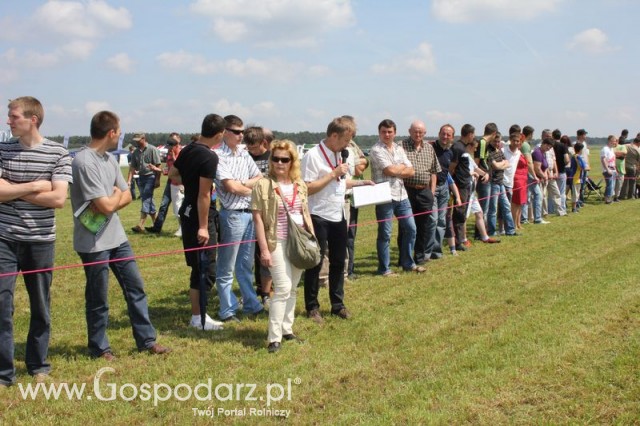 Widownia pokazu maszyn 21-22 Maj Kąkolewo