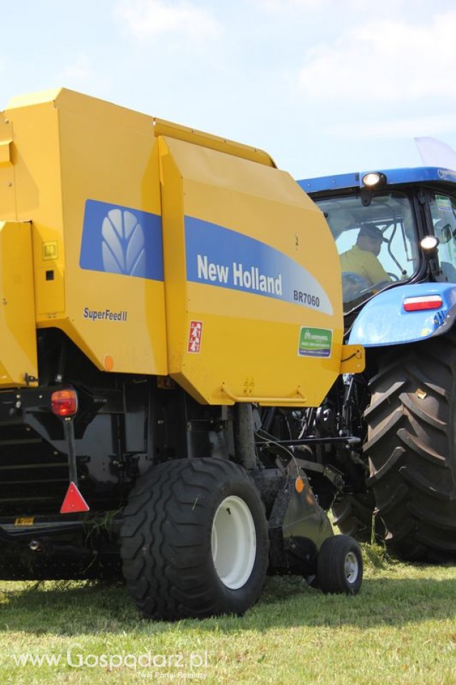 Prasa zwijająca New Holland BR7060