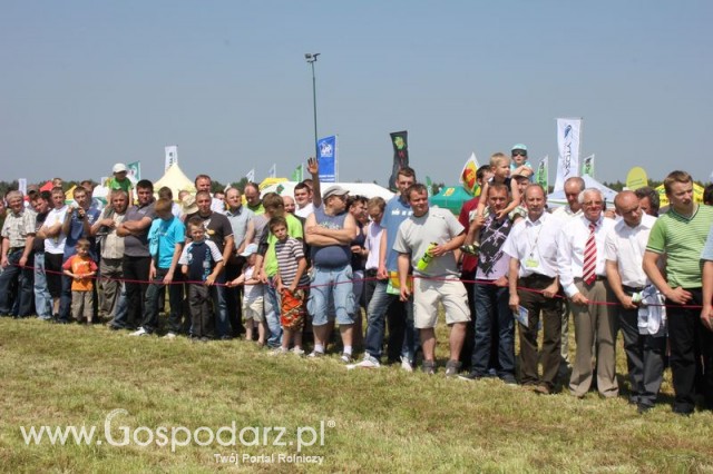 Widownia pokazu maszyn 21-22 Maj Kąkolewo