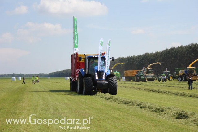 Pottinger przyczepa silosowa Jumbo 7210 + Ciągnik New Holland T8040
