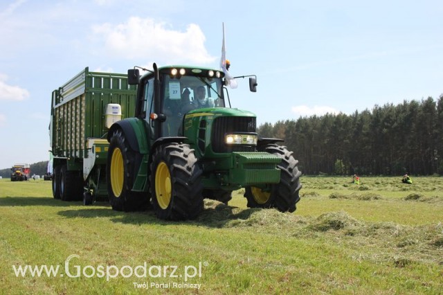 Przyczepa MX 310 GD + Ciągnik John Deere 6930