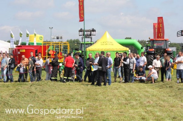 Widownia pokazu maszyn 21-22 Maj Kąkolewo