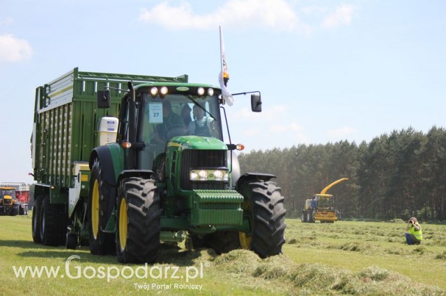 Przyczepa MX 310 GD + Ciągnik John Deere 6930