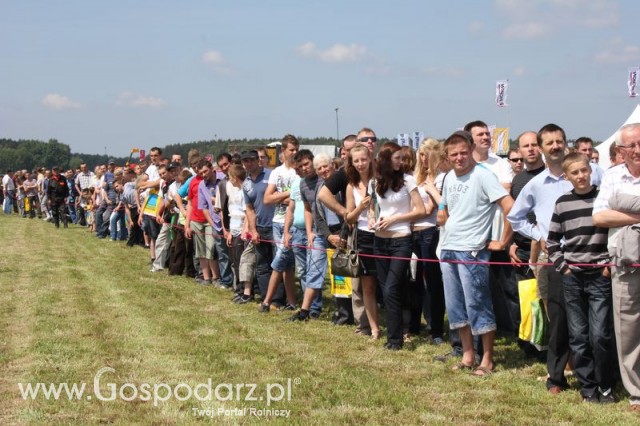 Widownia pokazu maszyn 21-22 Maj Kąkolewo