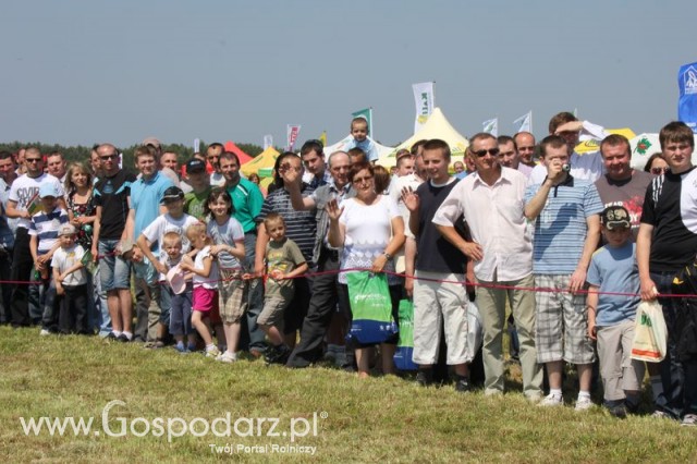 Widownia pokazu maszyn 21-22 Maj Kąkolewo