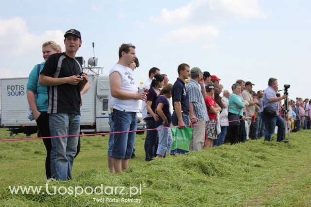 Widownia pokazu maszyn 21-22 Maj Kąkolewo