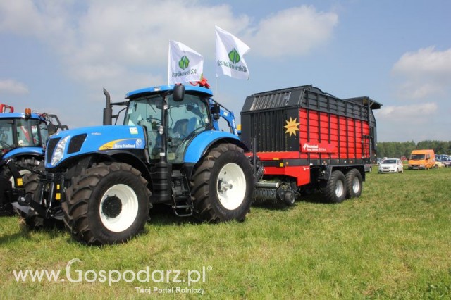Ciągnik marki New Holland