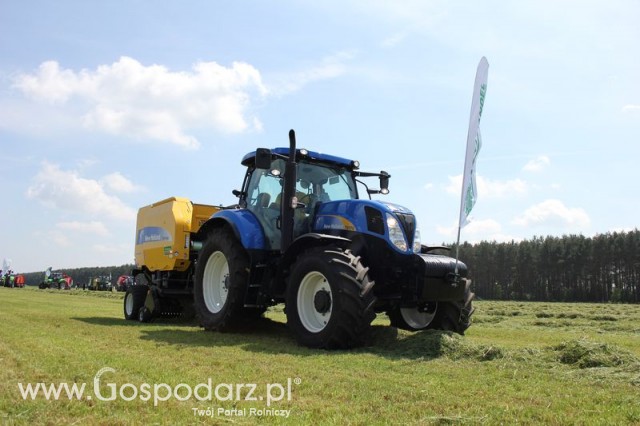 Prasa zwijająca New Holland BR7060 + Ciągnik New Holland T6070