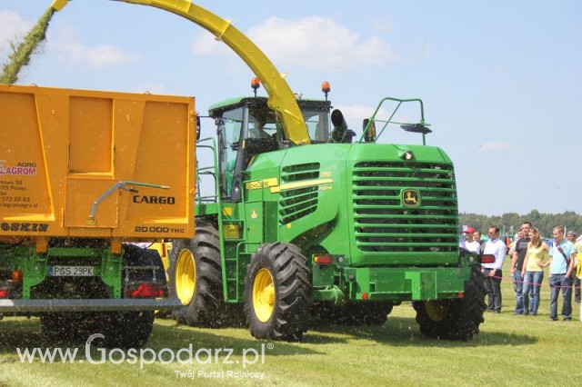 Sieczkarnia John Deere 7350 + Ciągnik 6930 + Przyczepa Joskin 20000 TRC