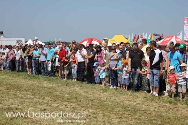 Widownia pokazu maszyn 21-22 Maj Kąkolewo