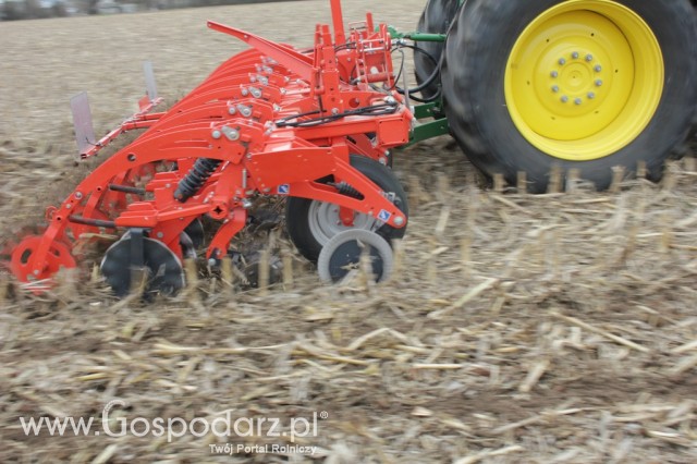 Kultywator STRIGER do uprawy pasowej - 32