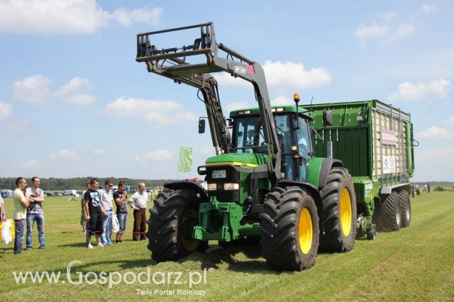 Bergmann SHUTTLE 700 S + Ciągnik John Deere 7810