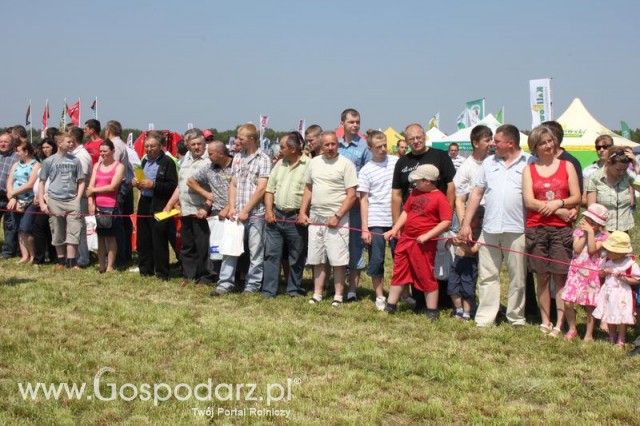 Widownia pokazu maszyn 21-22 Maj Kąkolewo