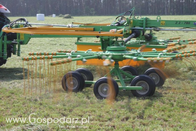 Zgrabiarka SaMasz Z2-780 + Ciągnik IRON 120