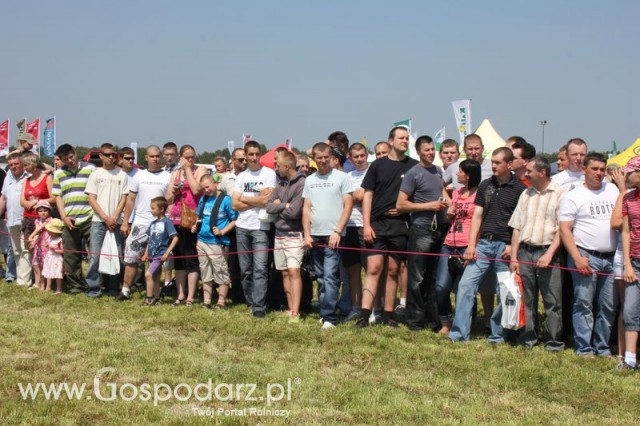 Widownia pokazu maszyn 21-22 Maj Kąkolewo