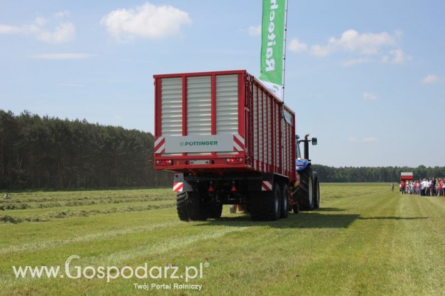 Pottinger przyczepa silosowa Jumbo 7210 + Ciągnik New Holland T8040