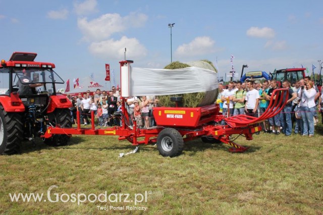 Widownia pokazu maszyn 21-22 Maj Kąkolewo