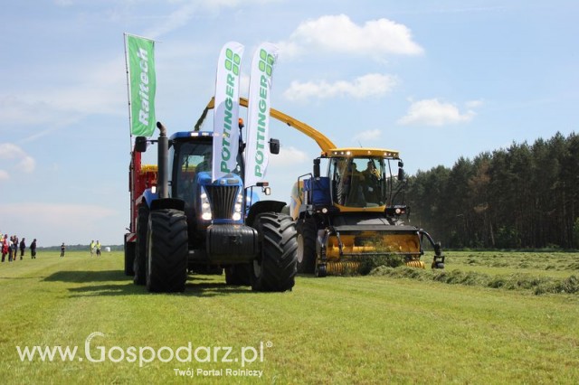 Pottinger przyczepa silosowa Jumbo 7210 + Ciągnik New Holland T8040 + Sieczkarnia New Holland FR9090