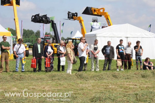 Widownia pokazu maszyn 21-22 Maj Kąkolewo