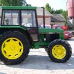 John Deere 2140