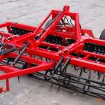 Agregat uprawowo-siewny półzawieszany