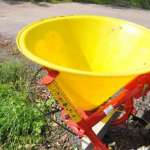 Rozsiewacz soli, piasku, nawozu do Traktorka, Minitraktorka