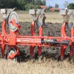 Pług obracalny zawieszany  RW4 (vario)
