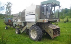 Kombajn FORTSCHRITT E-514 z siekaczem słomy