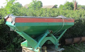 SPRZEDAM ROZSIEWACZ NAWOZU AMAZONE ZA-U 1600