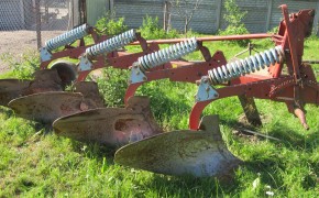 SPRZEDAM PŁUG BRIX 4 SKIBY NA SPRĘZYNIE