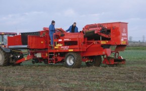 KOMBAJN DO ZBIORU ZIEMNIAKÓW BURAKÓW CEBULI MARCHWI ORAZ PASTERNAKA „KARTOFFEL”