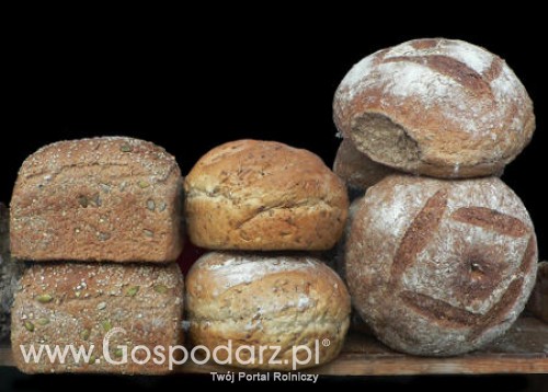 Od kilku miesięcy sprzedaż pieczywa zaczęła mocno spadać z powodu jego zbyt wysokiej ceny