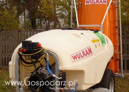 Nowoczesne konstrukcje opryskiwaczy sadowniczych 