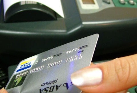 Polscy konsumenci kupują coraz więcej