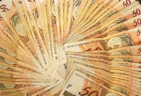 Rekordowa sprzedaż i wpłaty do kasy państwa w 2011 r.