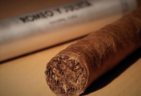 Sklepy z alkoholem i papierosami coraz częściej upadają - powodem jest spory spadek sprzedaży