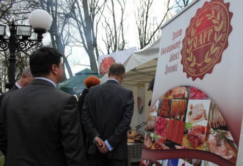 QAFP da więcej pieniędzy gospodarzom